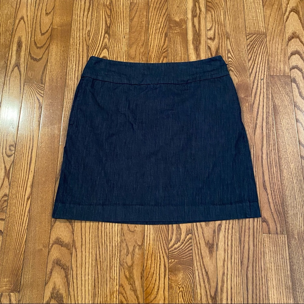 Ann Taylor Loft Dark Blue Chambray Skirt EUC Size 6P